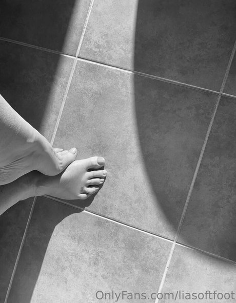 Nacktes geleaktes OnlyFans-Foto von Liasoftfoot