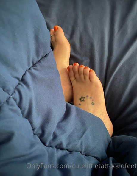 Nacktes geleaktes OnlyFans-Foto von Cutelittletattooedfeet