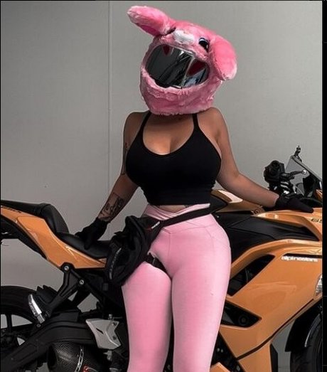 Nacktes geleaktes OnlyFans-Foto von Kwickasfuki
