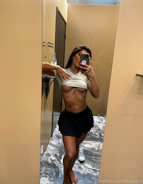 Nacktes geleaktes OnlyFans-Foto von Dnzsypnr
