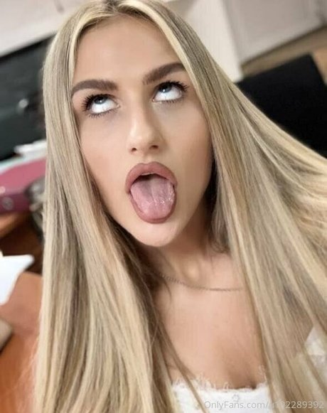 Nacktes geleaktes OnlyFans-Foto von Babykatalina