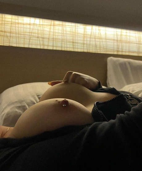 Nacktes geleaktes OnlyFans-Foto von Rostatle