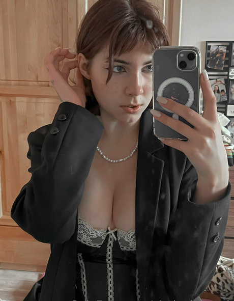 Nacktes geleaktes OnlyFans-Foto von Zlatkalesenok