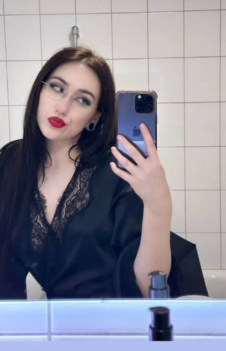 Nacktes geleaktes OnlyFans-Foto von Neekol