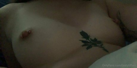Nacktes geleaktes OnlyFans-Foto von Tastytiffani