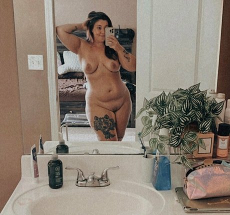 Nacktes geleaktes OnlyFans-Foto von Annablythe