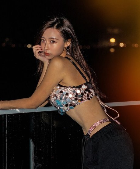 Nacktes geleaktes OnlyFans-Foto von West Tung