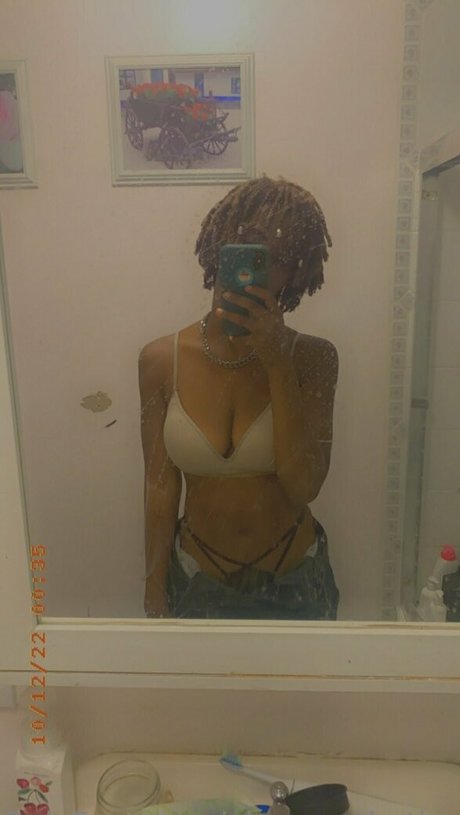 Nacktes geleaktes OnlyFans-Foto von Ebonyastheticxxx