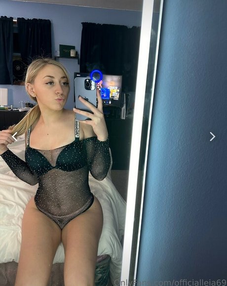 Nacktes geleaktes OnlyFans-Foto von Leia Mullen