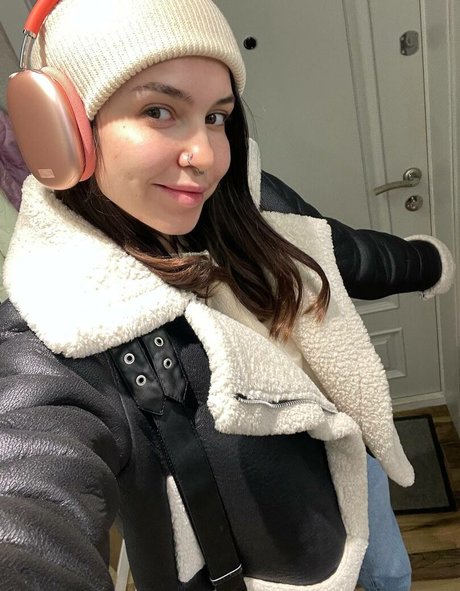 Nacktes geleaktes OnlyFans-Foto von Kirafemmefatal