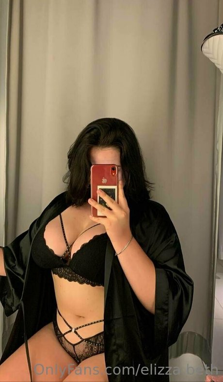 Nacktes geleaktes OnlyFans-Foto von Elizzabeth