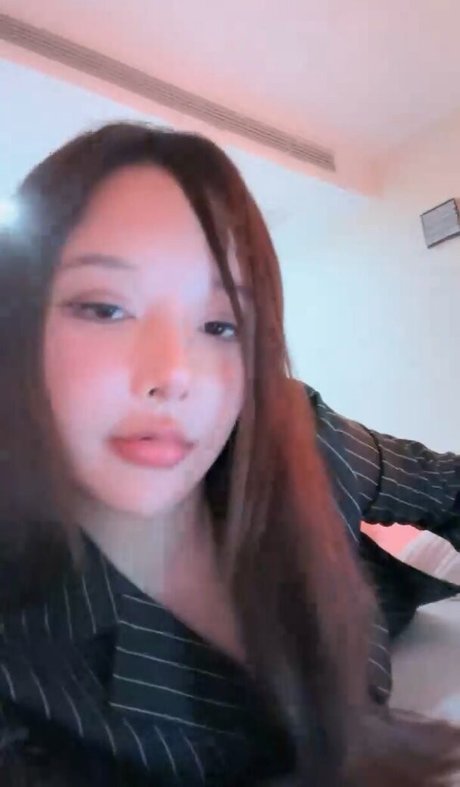 Nacktes geleaktes OnlyFans-Foto von Arion