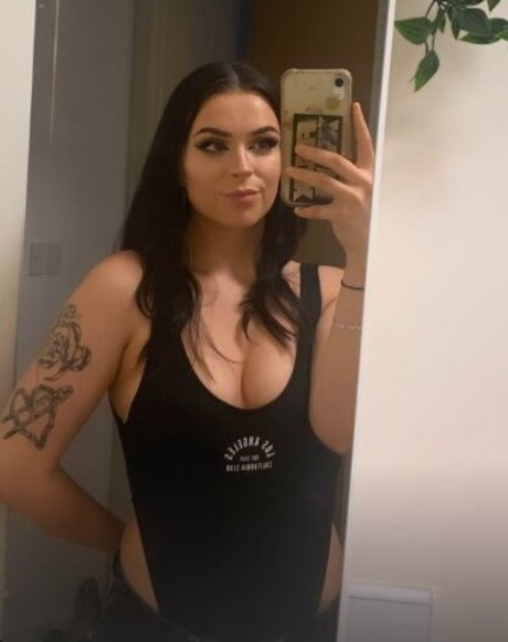 Nacktes geleaktes OnlyFans-Foto von Yogscast Sophie