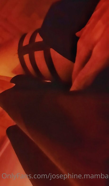 Nacktes geleaktes OnlyFans-Foto von Phinemamba