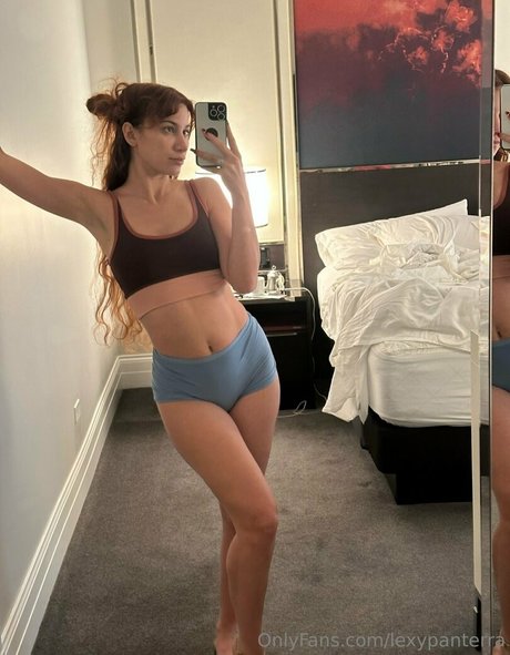 Nacktes geleaktes OnlyFans-Foto von Lexypanterra