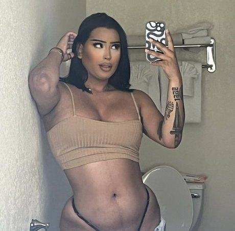 Nacktes geleaktes OnlyFans-Foto von Alexistheedoll