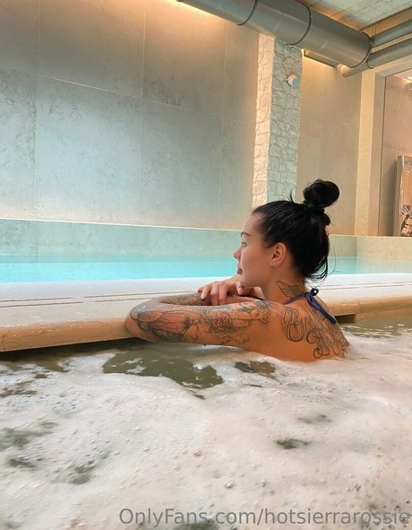 Nacktes geleaktes OnlyFans-Foto von Hotsierrarossie