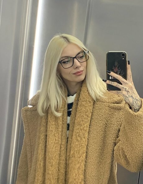 Nacktes geleaktes OnlyFans-Foto von Skyrror