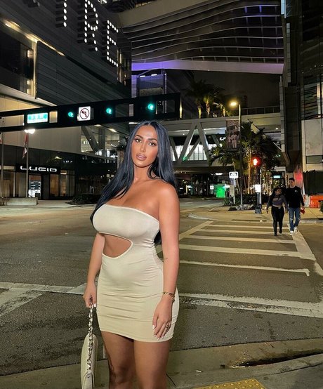Nacktes geleaktes OnlyFans-Foto von Nahrinblack