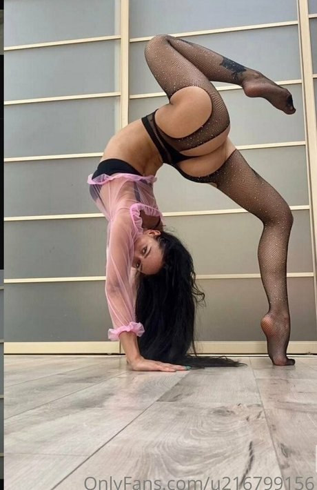 Nacktes geleaktes OnlyFans-Foto von Beautygymmast