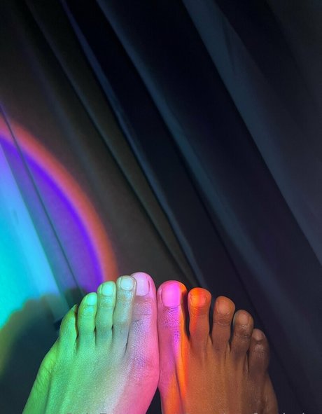 Chocolatefeetbabe