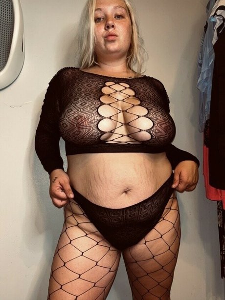 Nacktes geleaktes OnlyFans-Foto von Kinkykinzie2
