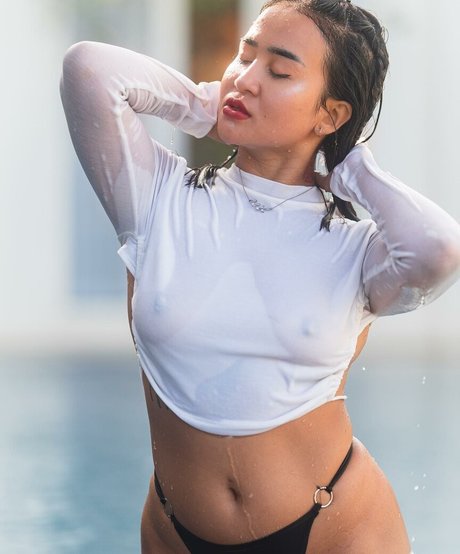 Nacktes geleaktes OnlyFans-Foto von Asialollipop