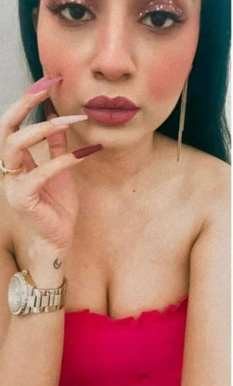 Nacktes geleaktes OnlyFans-Foto von Nidhi Chaudhary