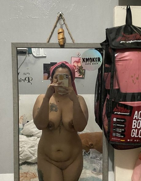 Curvypinaymilf
