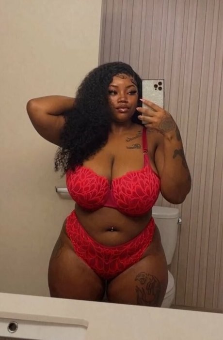 Nacktes geleaktes OnlyFans-Foto von Therealvictoriab
