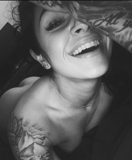 Nacktes geleaktes OnlyFans-Foto von Ratedxbabe