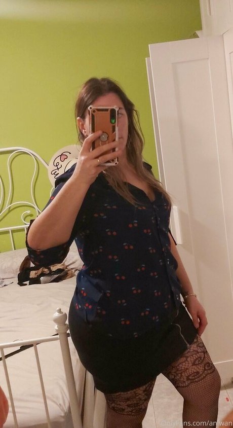 Nacktes geleaktes OnlyFans-Foto von Aniwan