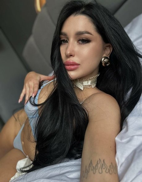 Nacktes geleaktes OnlyFans-Foto von Honey Angel