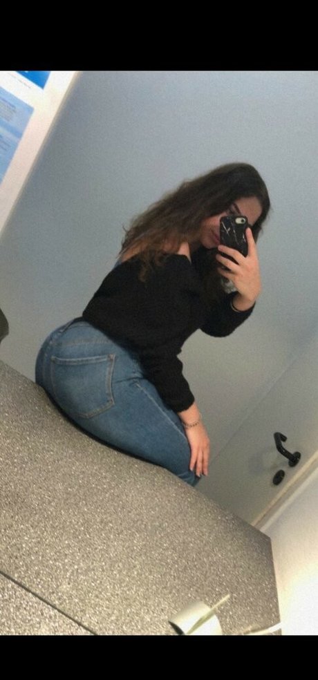 Nacktes geleaktes OnlyFans-Foto von Yasilisches