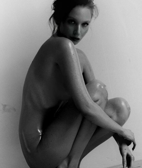 Annie Kinshova