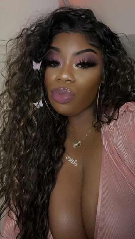 Nacktes geleaktes OnlyFans-Foto von Ilooklikebaae