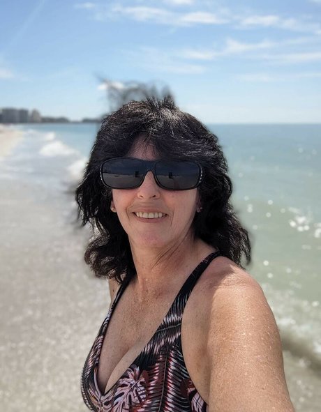 Nacktes geleaktes OnlyFans-Foto von Italianmama