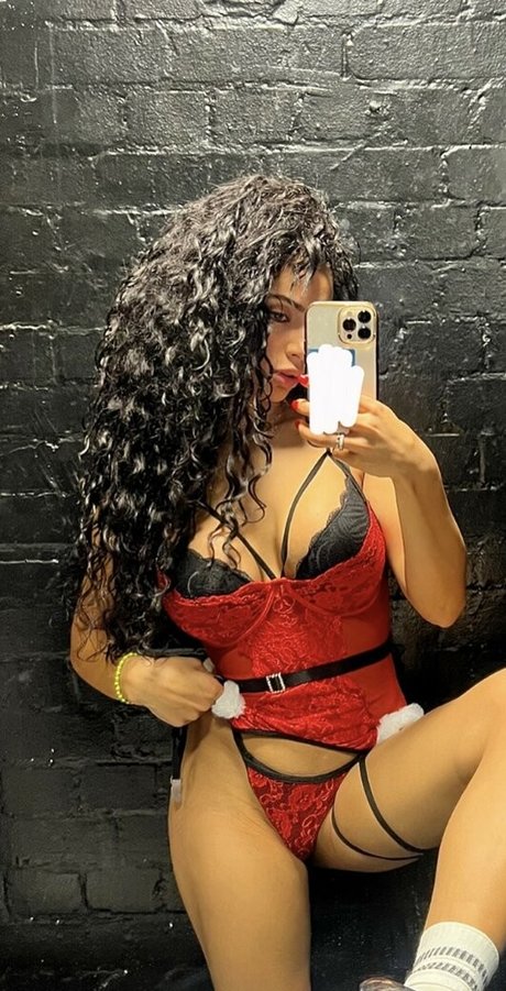 Nacktes geleaktes OnlyFans-Foto von Leareynafaria