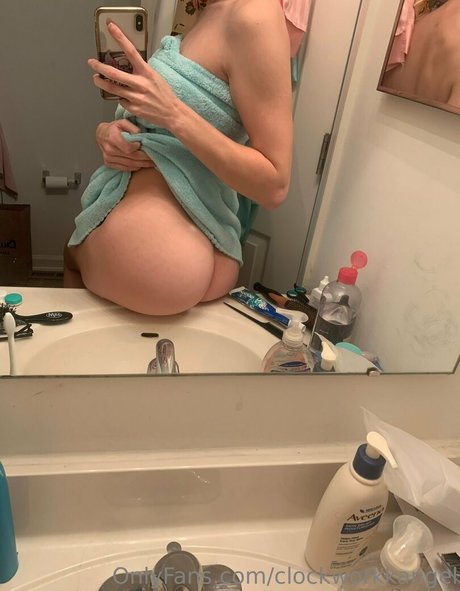 Nacktes geleaktes OnlyFans-Foto von Clockworkangel