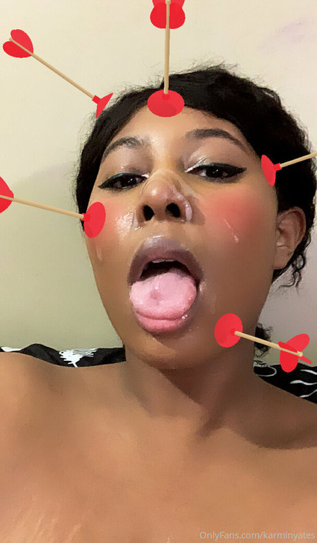 Nacktes geleaktes OnlyFans-Foto von Karminyates