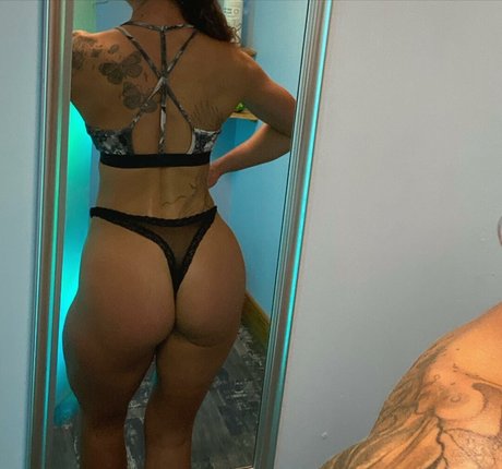 Nacktes geleaktes OnlyFans-Foto von Messydora