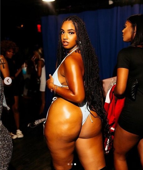 Nacktes geleaktes OnlyFans-Foto von Thetayaamarie