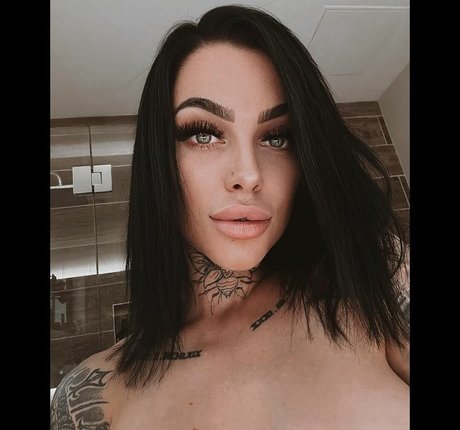 Nacktes geleaktes OnlyFans-Foto von Ssatan666