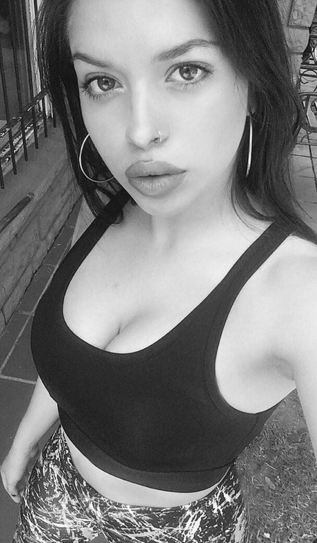 Nacktes geleaktes OnlyFans-Foto von Nosoyluksi