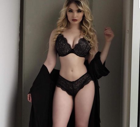 Nacktes geleaktes OnlyFans-Foto von Savannah Lisa