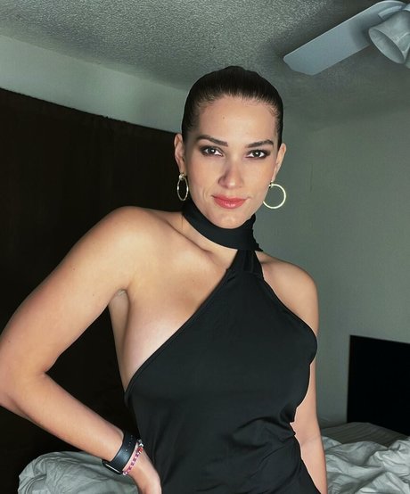 Nacktes geleaktes OnlyFans-Foto von Vicwhispers