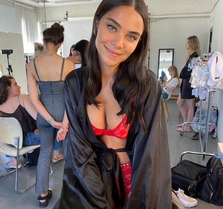 Nacktes geleaktes OnlyFans-Foto von Romi Koren