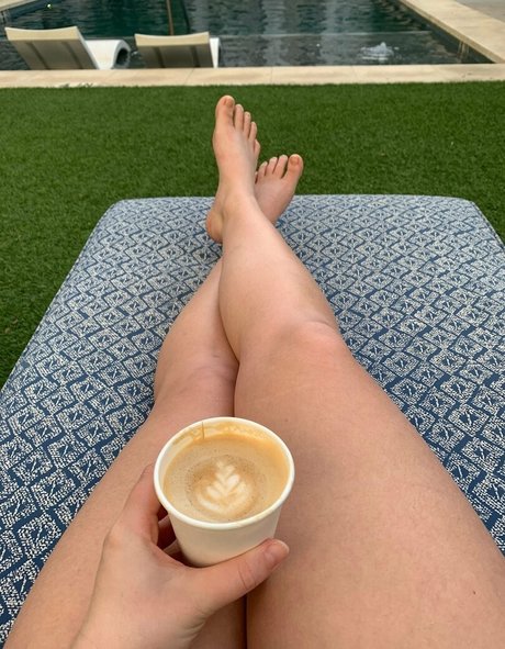 Nacktes geleaktes OnlyFans-Foto von Yournurseamber