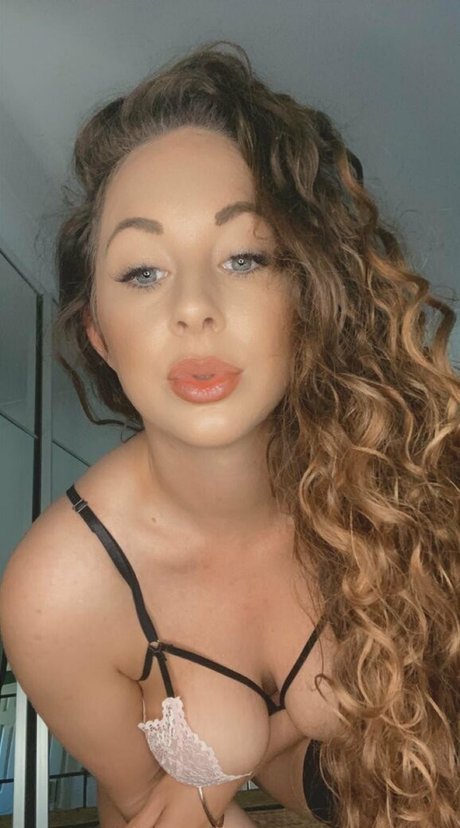 Daniella-rose
