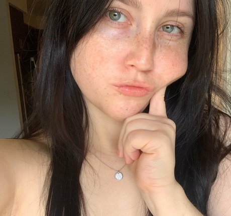 Nacktes geleaktes OnlyFans-Foto von Lewdkumi